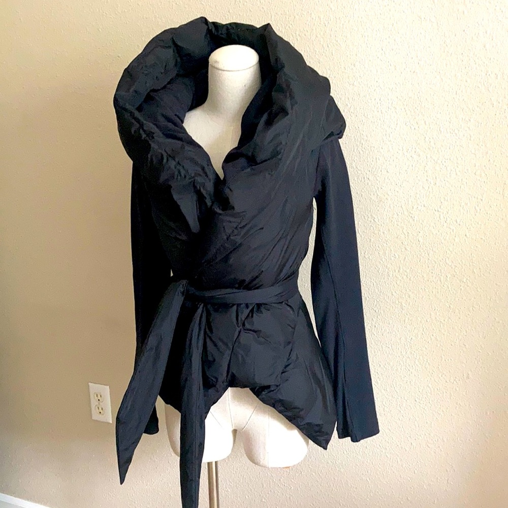 Lululemon down jacket with Knit sleeves